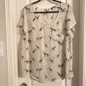 Torrid cute and professional ivory giraffe print button back sheer blouse GUC